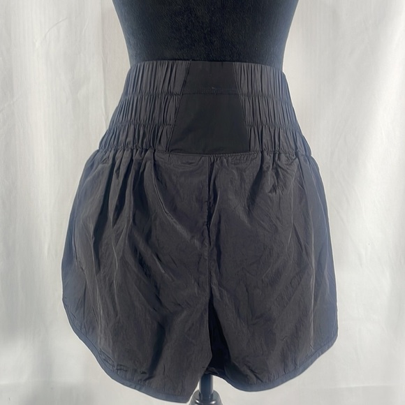 Free People movement Black high waisted shorts, Large,NWT - Picture 2 of 8
